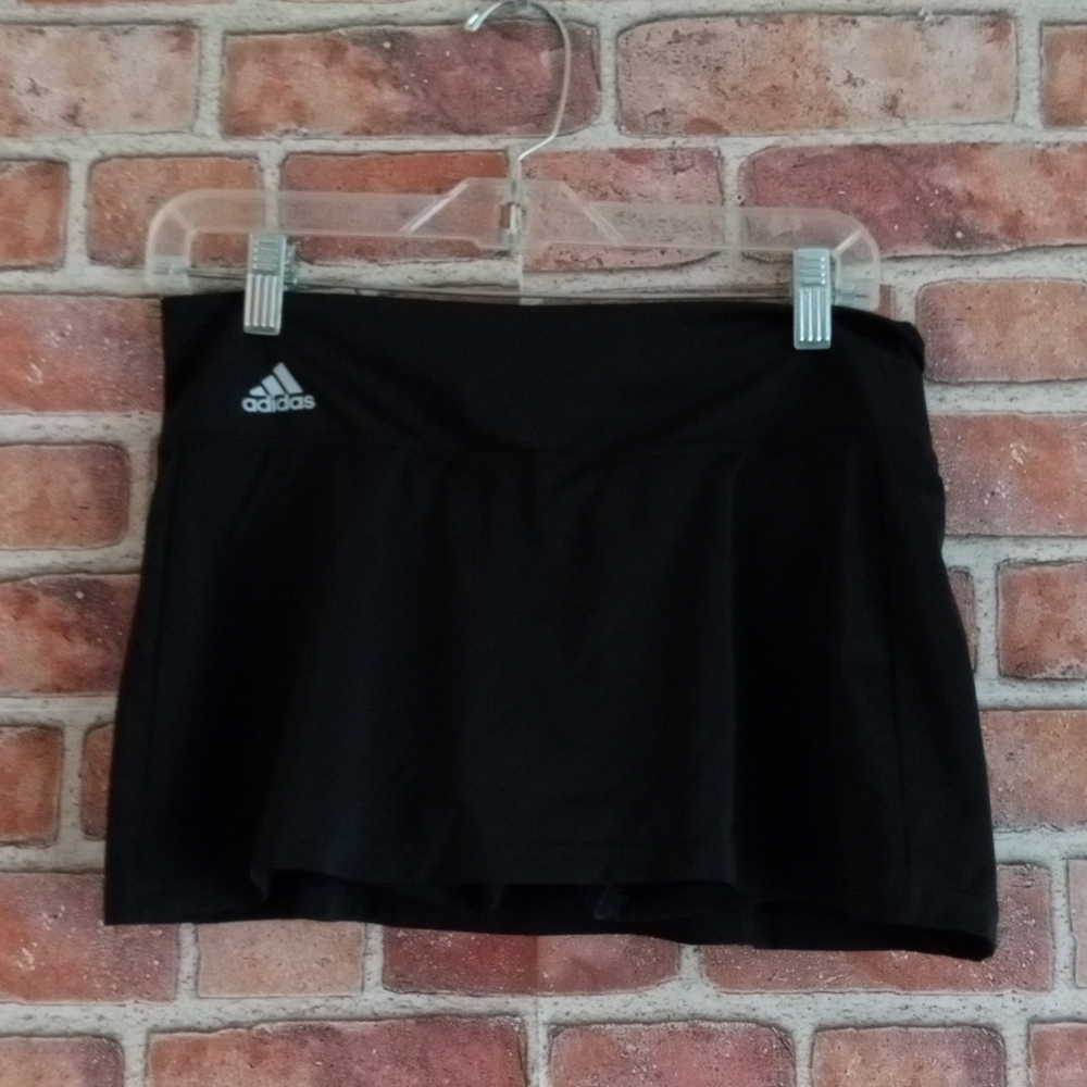 Adidas skort size small